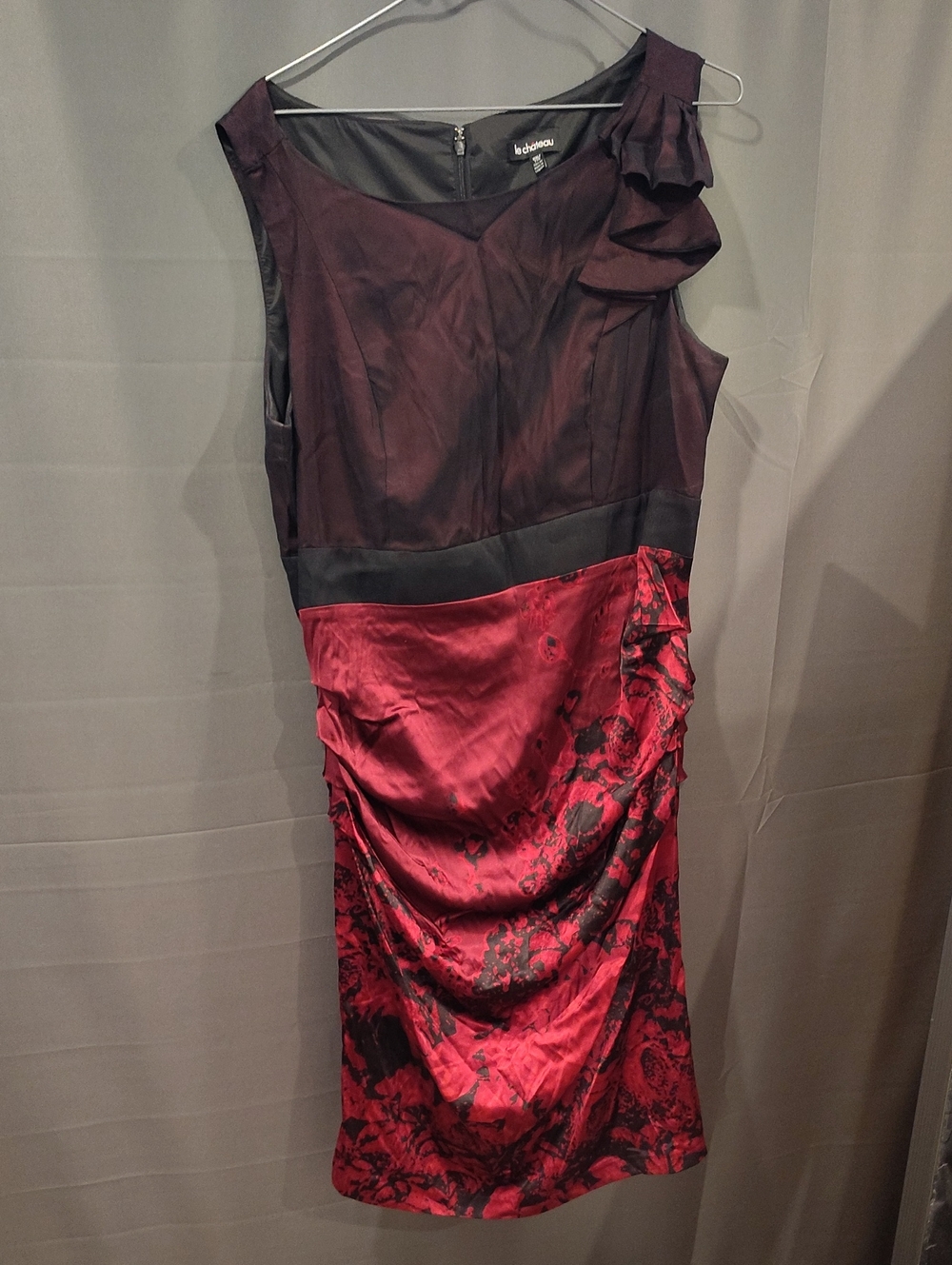 👗2 For 25👗le chateau Red & Black Floral Satin Dress